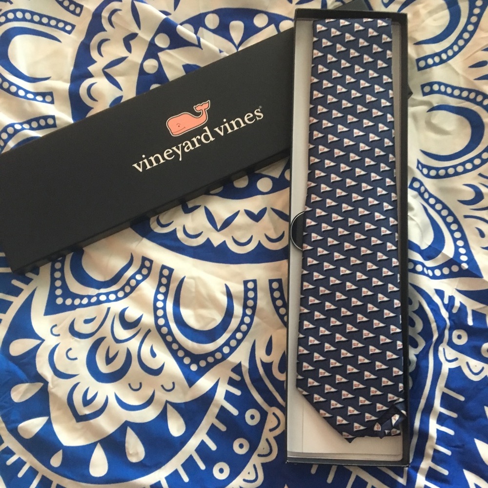 Classic Vineyard Vines tie